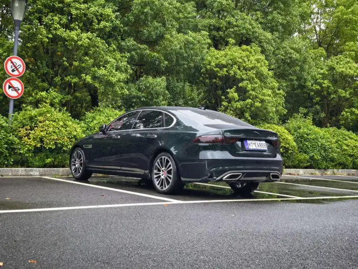 Jaguar XFL 2024 Model 2.0T P250 2WD Exclusive Deluxe Edition – фото 5