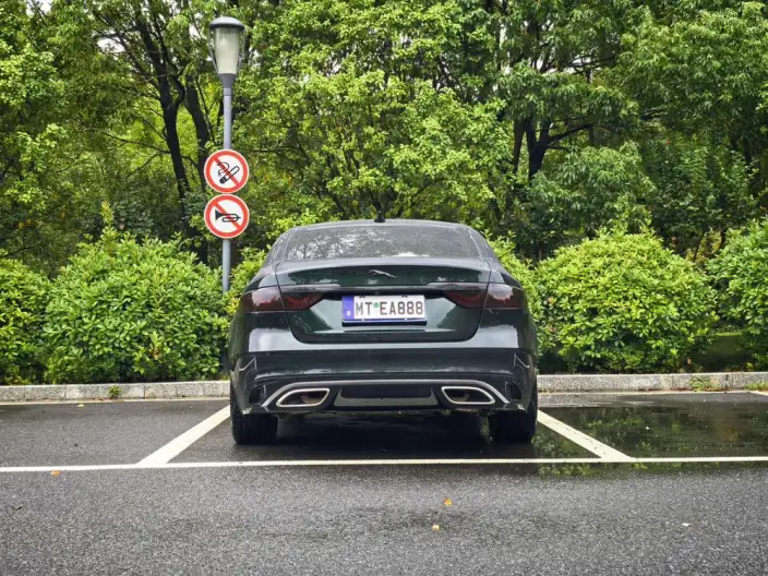 Jaguar XFL 2024 Model 2.0T P250 2WD Exclusive Deluxe Edition – фото 9