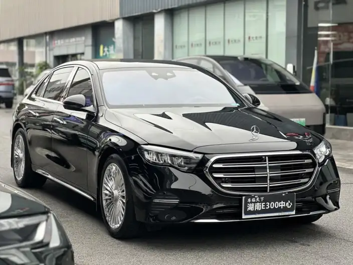 Mercedes-Benz E-Class 2024 Model E 300 L Luxury Model sedan – фото 3
