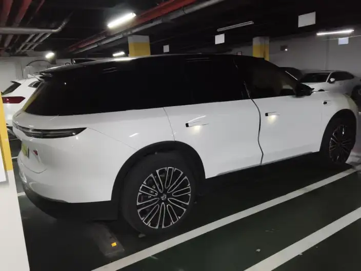 NIO ES8 2023 Model 75kWh Executive Edition – фото 2