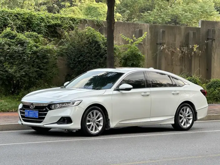 Honda Accord 2022 Model 260TURBO Deluxe Edition – фото 1