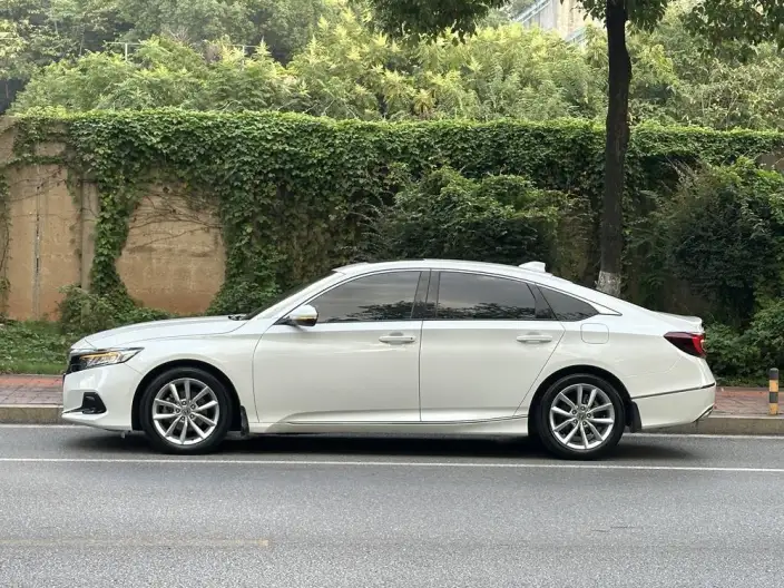 Honda Accord 2022 Model 260TURBO Deluxe Edition – фото 4