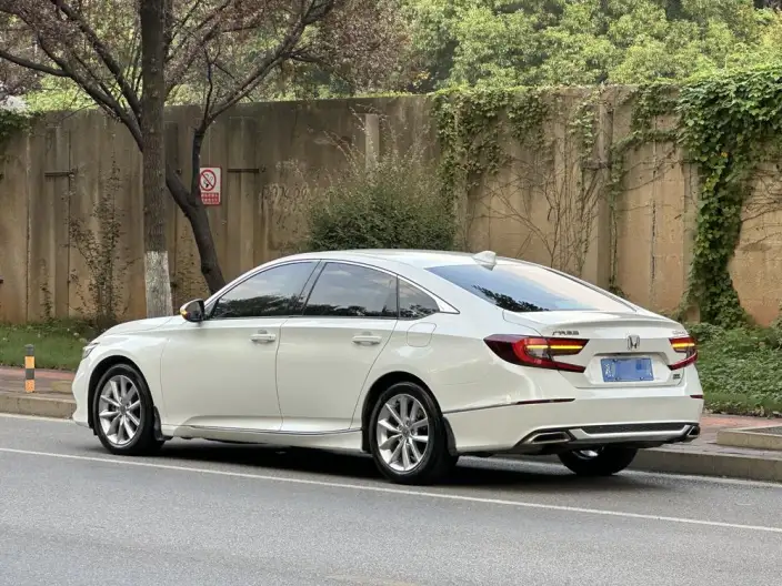 Honda Accord 2022 Model 260TURBO Deluxe Edition – фото 5