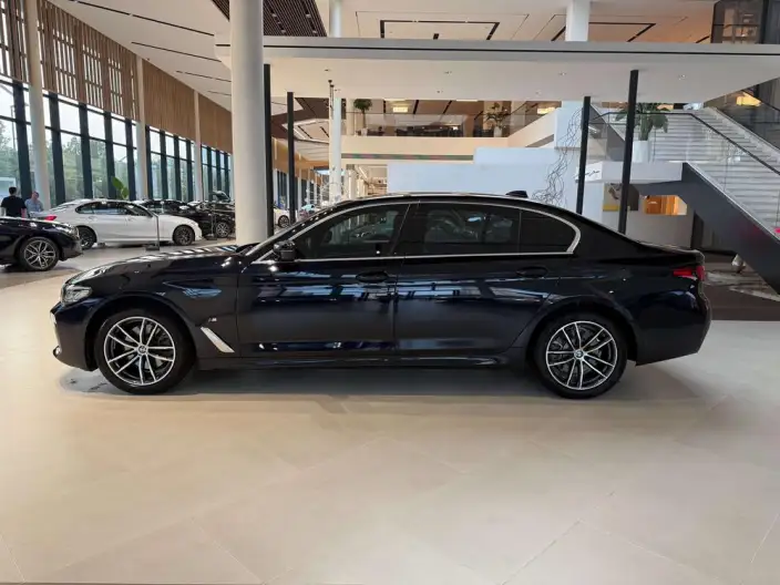 BMW 5 Series 2021 Model 525Li M Sports Set – фото 3