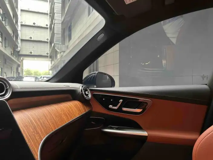Mercedes-Benz GLC 2024 Model GLC 300 L 4MATIC Dynamic Model 5 seat – фото 9