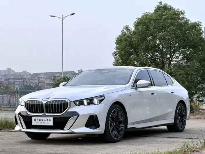 BMW 5 Series 2024 Model 530Li Exclusive Model M Sports Set – фото 1