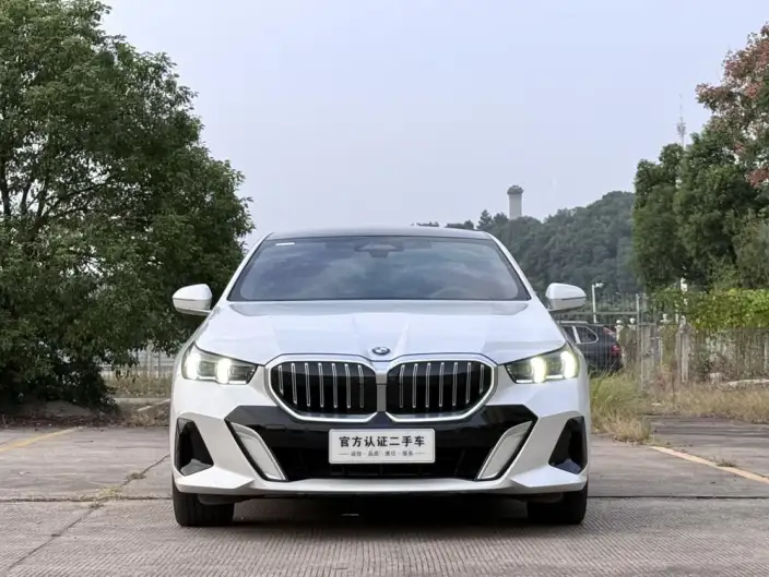 BMW 5 Series 2024 Model 530Li Exclusive Model M Sports Set – фото 2