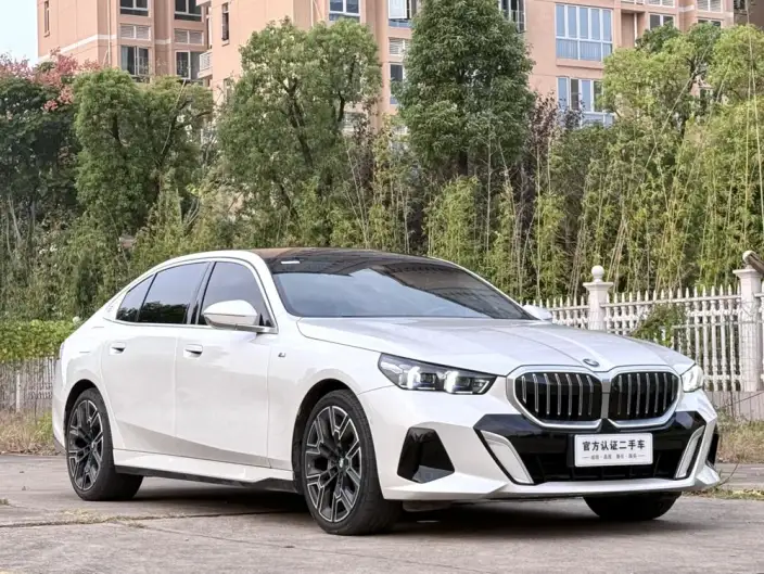 BMW 5 Series 2024 Model 530Li Exclusive Model M Sports Set – фото 3