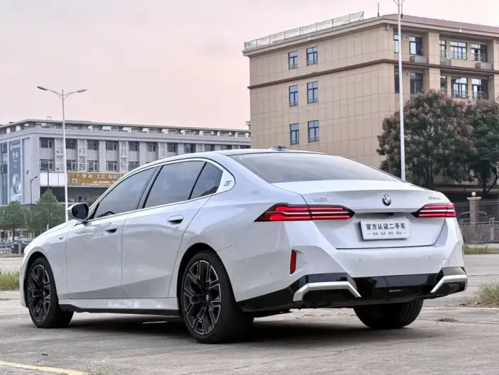 BMW 5 Series 2024 Model 530Li Exclusive Model M Sports Set – фото 5