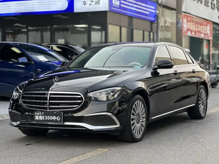 Mercedes-Benz E-Class 2023 Model E 300 L Luxury Model sedan – фото 1