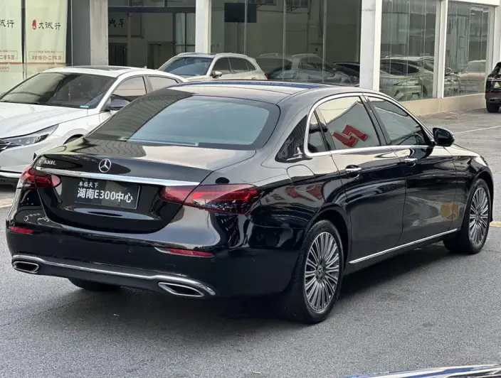 Mercedes-Benz E-Class 2023 Model E 300 L Luxury Model sedan – фото 6