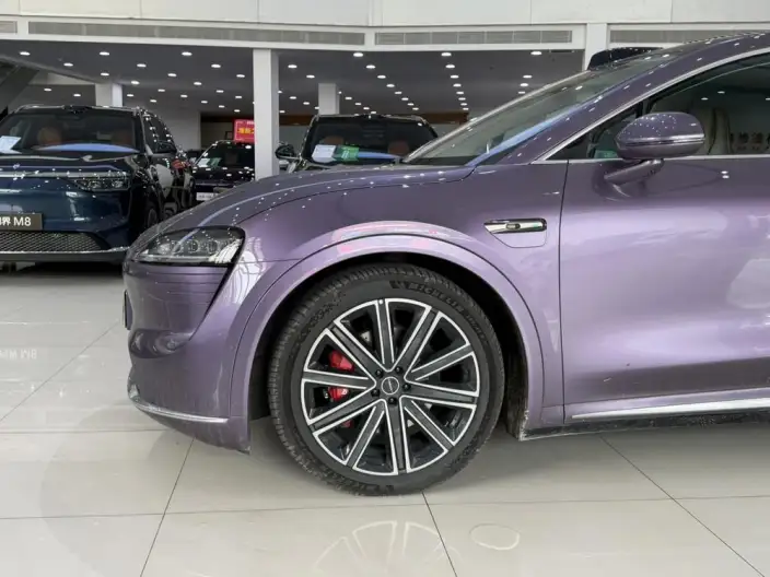 Luxeed R7 2025 Model Extended Range 53.4kWh Ultra 4WD Edition – фото 10