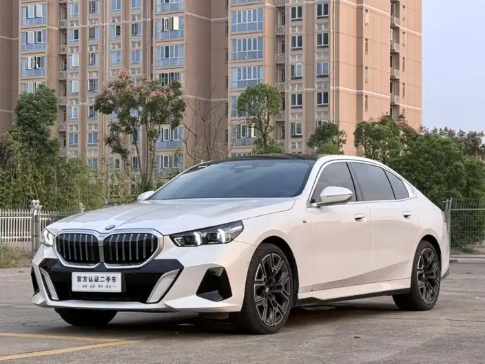 BMW 5 Series 2025 Model Facelift 530Li Exclusive Model M Sports Set