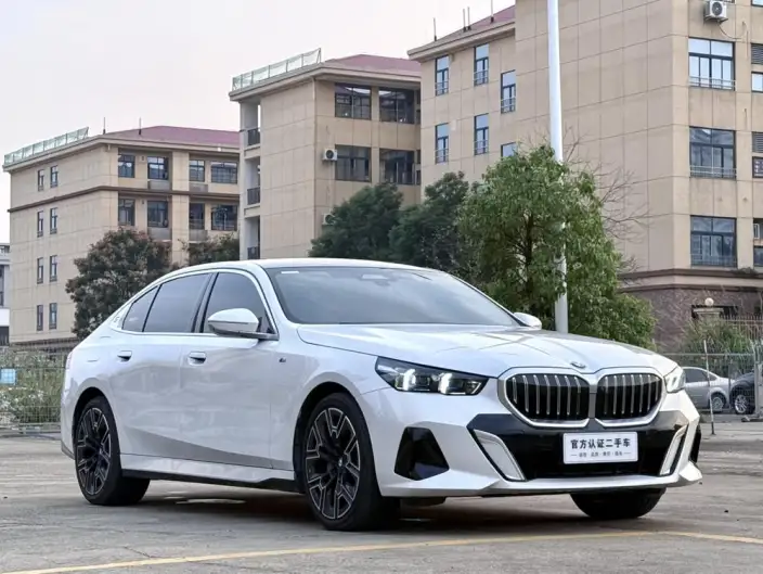 BMW 5 Series 2025 Model Facelift 530Li Exclusive Model M Sports Set