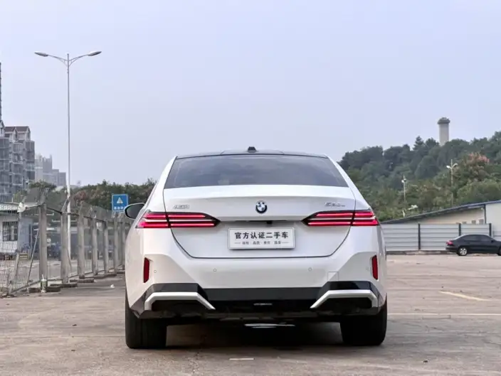 BMW 5 Series 2025 Model Facelift 530Li Exclusive Model M Sports Set – фото 6