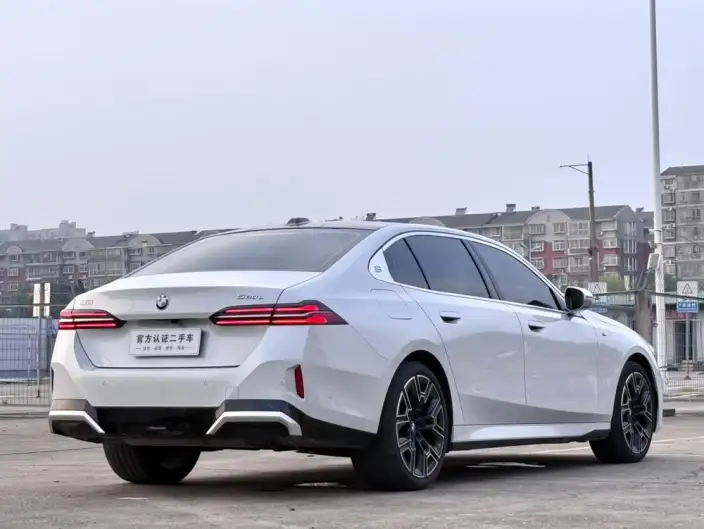 BMW 5 Series 2025 Model Facelift 530Li Exclusive Model M Sports Set – фото 7