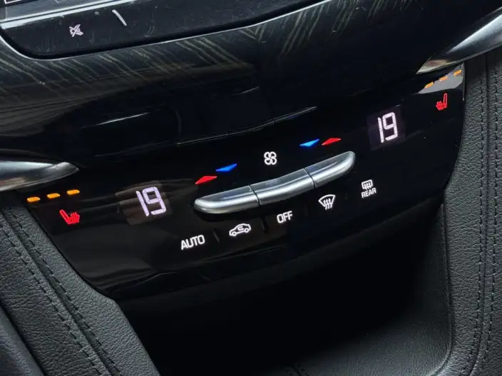 Cadillac XT6 2020 Model Facelift 28T VII seat Luxury Model – фото 7