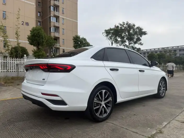 Geely Emgrand 2023 Model No. 4 Gen Champion Edition 1.5L CVT Noble Model – фото 7