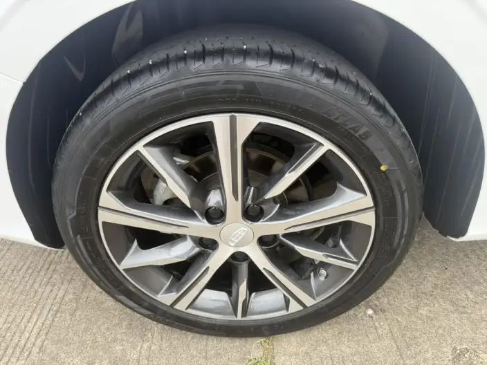 Geely Emgrand 2023 Model No. 4 Gen Champion Edition 1.5L CVT Noble Model – фото 10