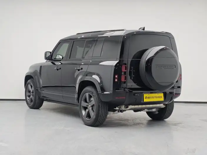 Land Rover Defender 2025 Model 110 3.0T P400 HSE X-Dynamic – фото 5