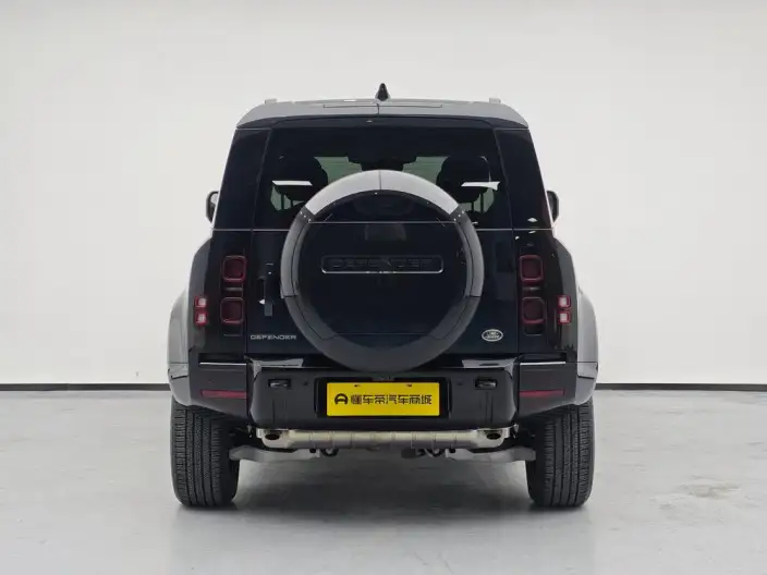 Land Rover Defender 2025 Model 110 3.0T P400 HSE X-Dynamic – фото 6