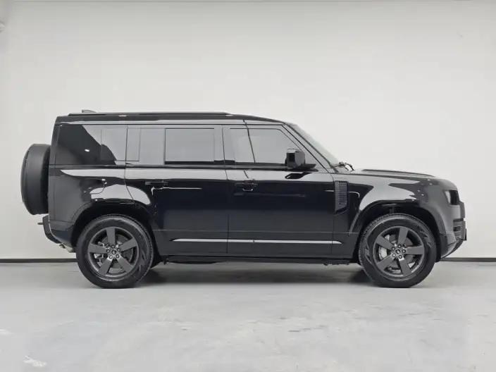 Land Rover Defender 2025 Model 110 3.0T P400 HSE X-Dynamic – фото 8