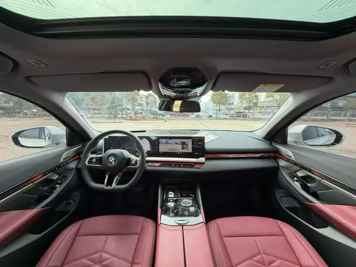 BMW 5 Series 2025 Model Facelift 530Li Exclusive Model M Sports Set – фото 7