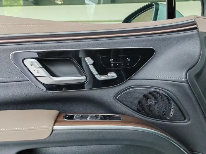Mercedes-Benz EQS SUV 2023 Model EQS 450 4MATIC Pioneer Edition – фото 8