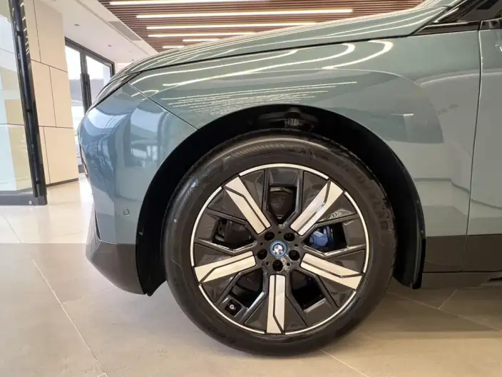 BMW iX 2022 Model xDrive40 – фото 7