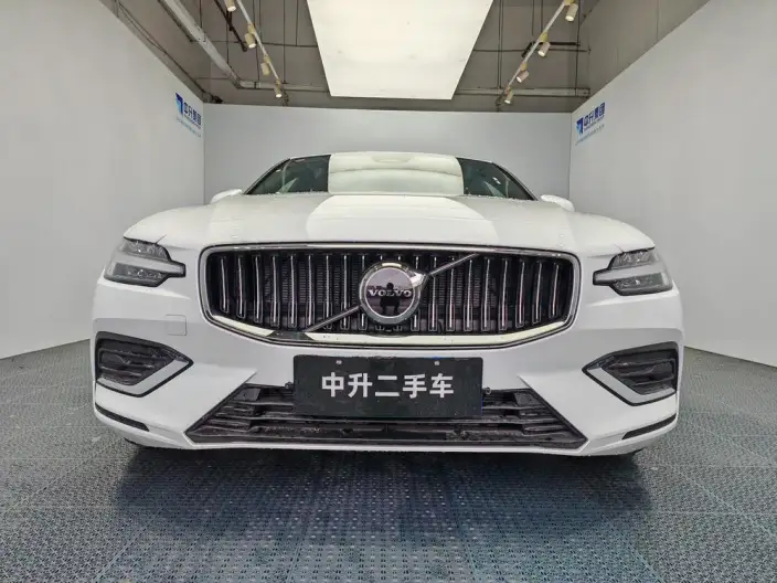 Volvo S60 2025 Model B4 Smart Range Deluxe Edition – фото 2