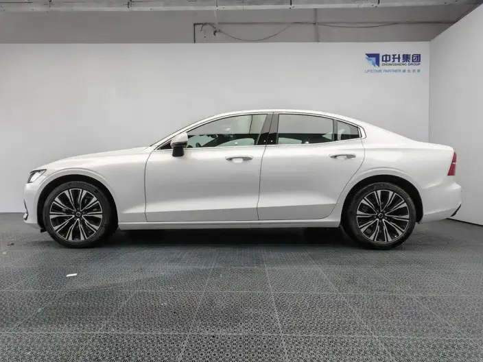 Volvo S60 2025 Model B4 Smart Range Deluxe Edition – фото 4