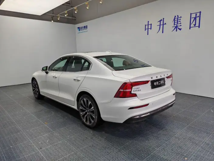 Volvo S60 2025 Model B4 Smart Range Deluxe Edition – фото 5