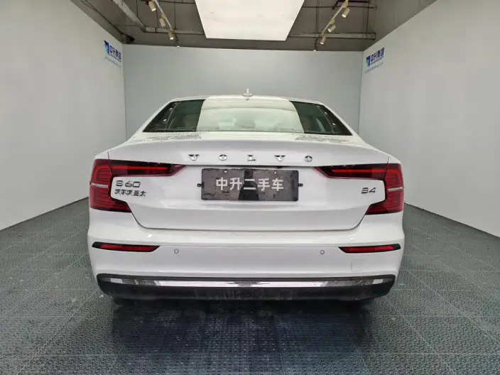 Volvo S60 2025 Model B4 Smart Range Deluxe Edition – фото 6