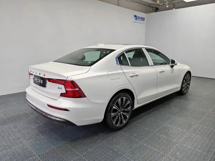 Volvo S60 2025 Model B4 Smart Range Deluxe Edition – фото 7