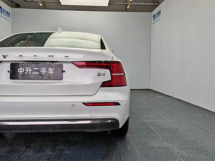 Volvo S60 2025 Model B4 Smart Range Deluxe Edition – фото 9