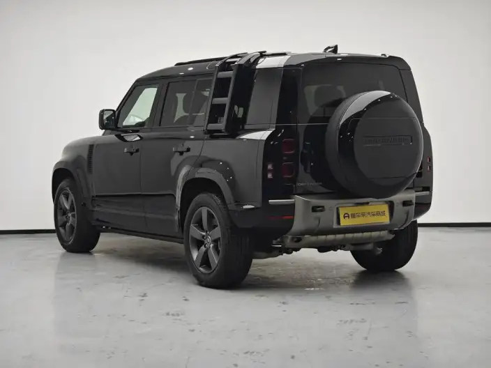 Land Rover Defender 2025 Model 110 3.0T P400 HSE X-Dynamic – фото 5