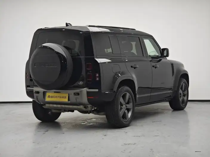 Land Rover Defender 2025 Model 110 3.0T P400 HSE X-Dynamic – фото 7
