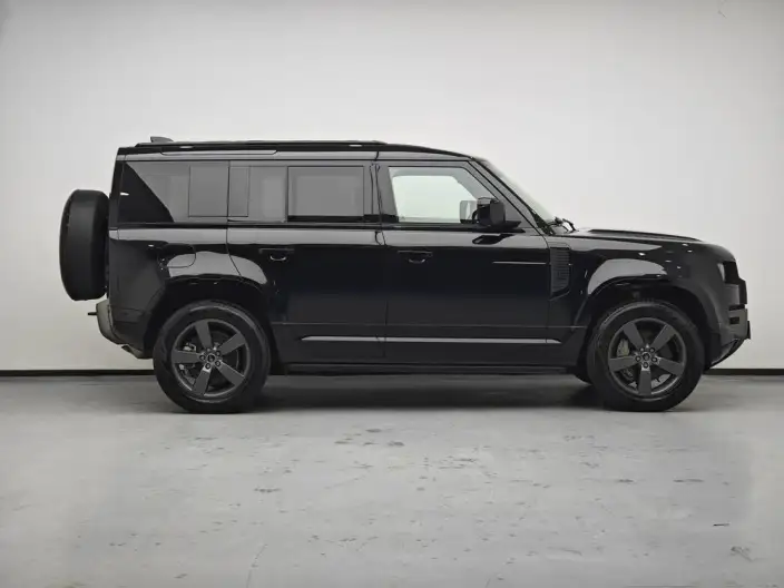 Land Rover Defender 2025 Model 110 3.0T P400 HSE X-Dynamic – фото 8