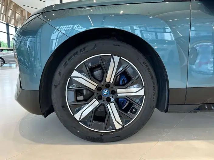 BMW iX 2022 Model xDrive40 – фото 9
