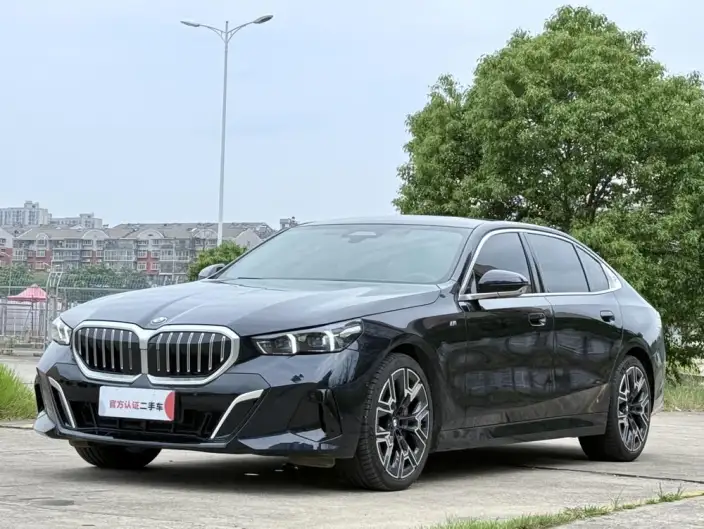 BMW 5 Series 2025 Model Facelift 530Li Exclusive Model M Sports Set