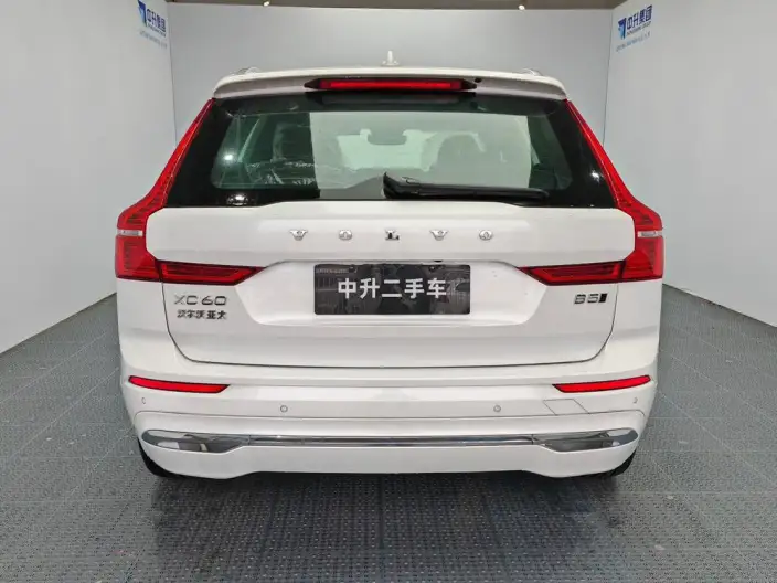Volvo XC60 2025 Model B5 4WD Smart Range Deluxe Edition – фото 5