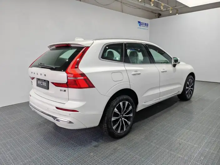 Volvo XC60 2025 Model B5 4WD Smart Range Deluxe Edition – фото 6