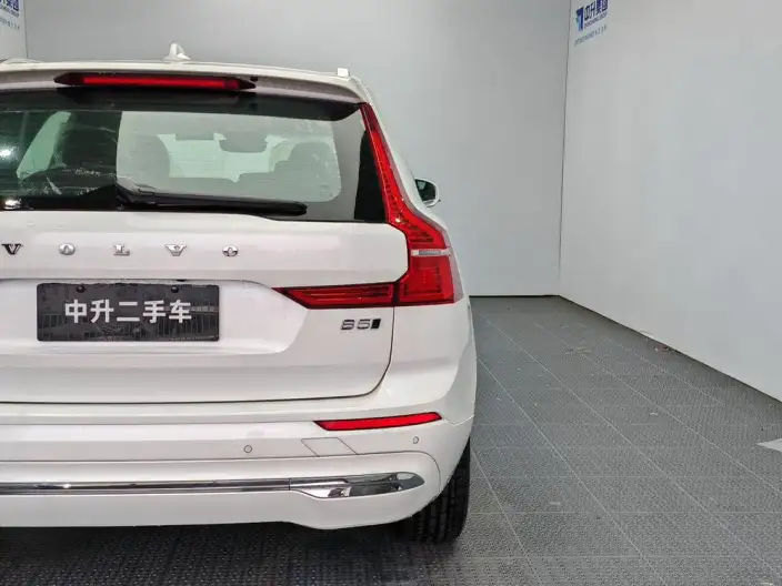 Volvo XC60 2025 Model B5 4WD Smart Range Deluxe Edition – фото 7