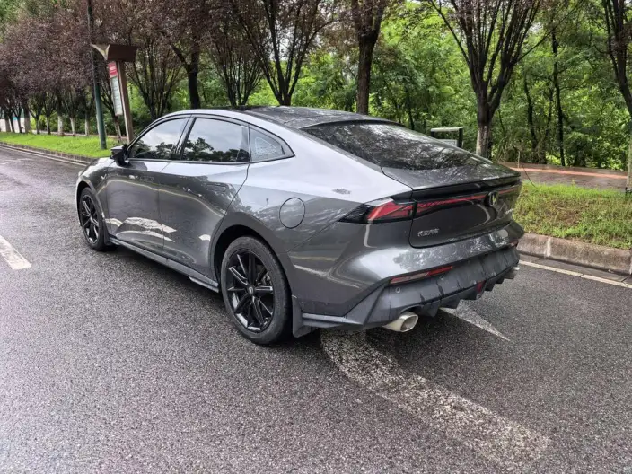 Changan UNI-V 2022 Model 1.5T Smart Pilot Model – фото 4