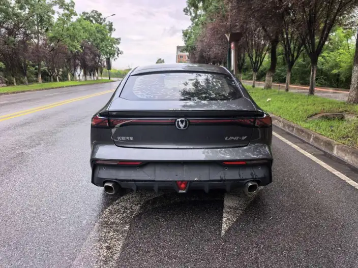 Changan UNI-V 2022 Model 1.5T Smart Pilot Model – фото 5