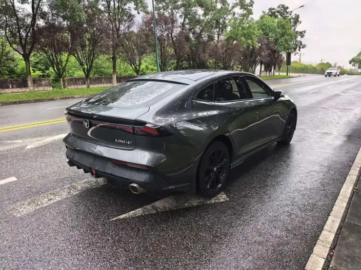 Changan UNI-V 2022 Model 1.5T Smart Pilot Model – фото 6