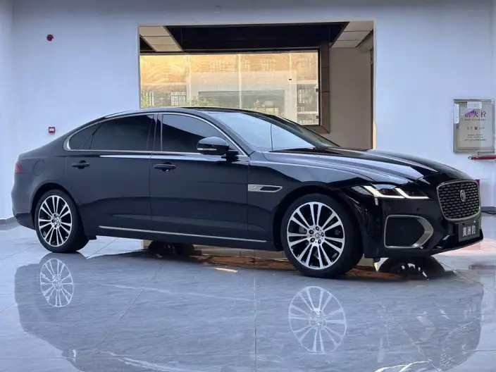 Jaguar XFL 2024 Model 2.0T P250 2WD Exclusive Deluxe Edition – фото 3