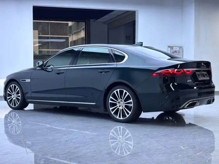 Jaguar XFL 2023 Model 2.0T P250 2WD Exclusive Deluxe Edition
