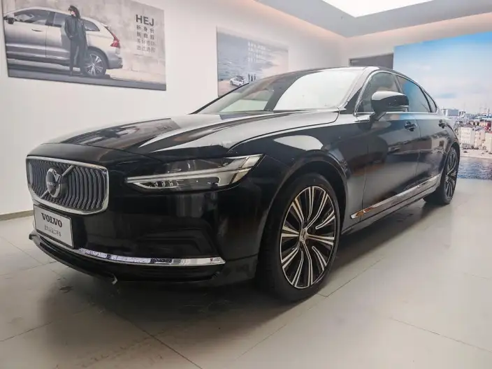 Volvo S90 2025 Model B5 Smart Range Deluxe Edition – фото 1