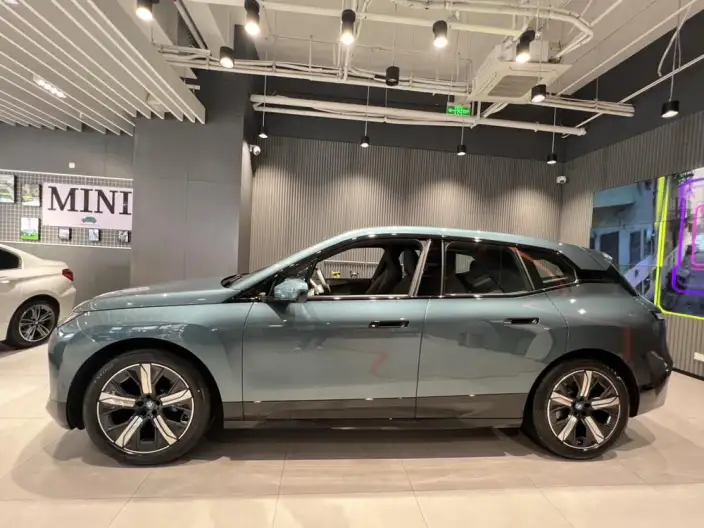 BMW iX 2023 Model xDrive40 – фото 3